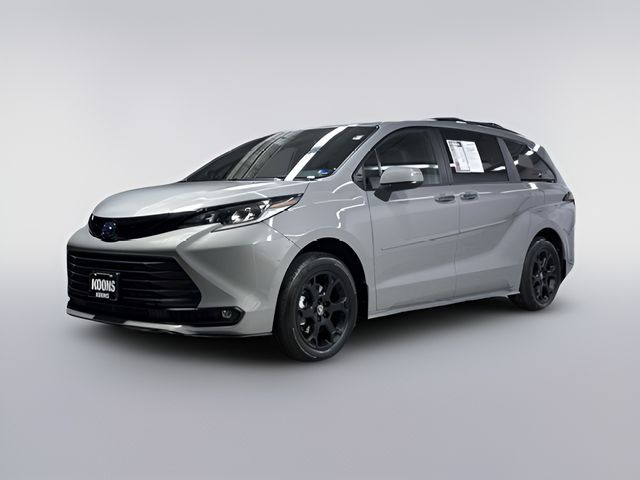 2025 Toyota Sienna Woodland Edition