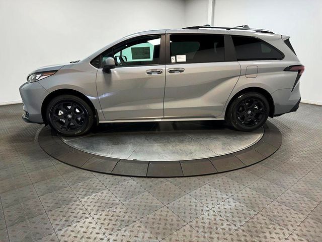 2025 Toyota Sienna Woodland Edition