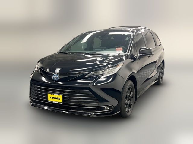 2025 Toyota Sienna Woodland Edition
