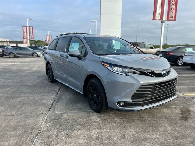 2025 Toyota Sienna XSE