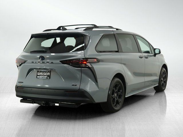 2025 Toyota Sienna Woodland Edition