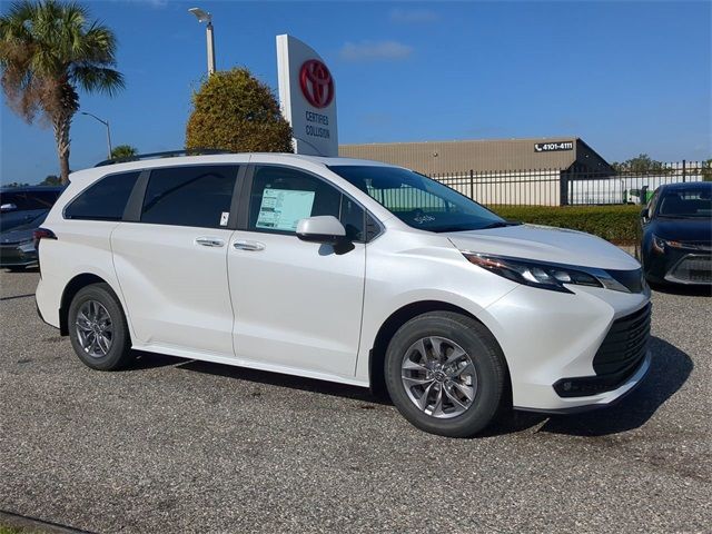 2025 Toyota Sienna XLE