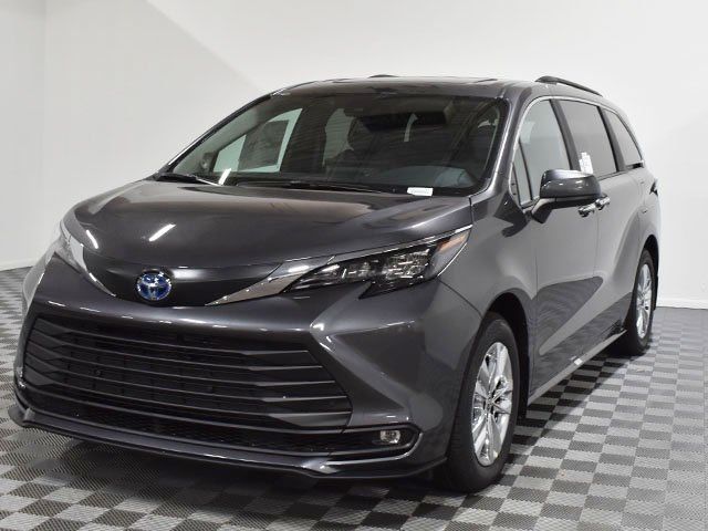 2025 Toyota Sienna XLE