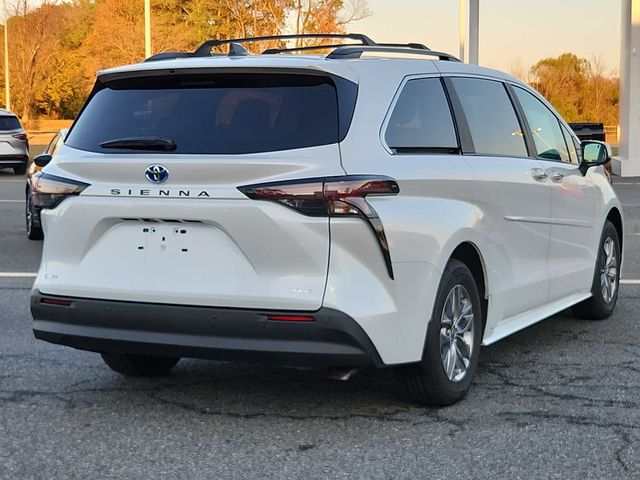 2025 Toyota Sienna XLE