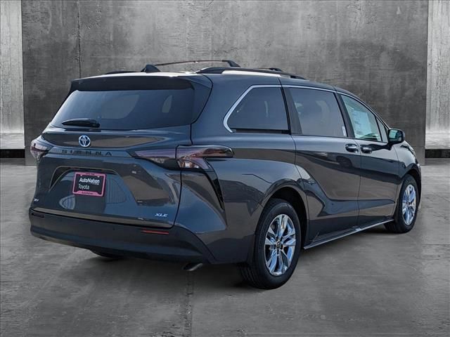 2025 Toyota Sienna XLE