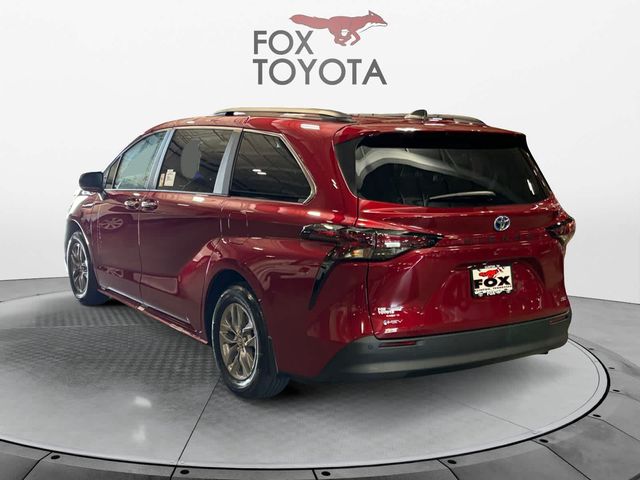 2025 Toyota Sienna XLE