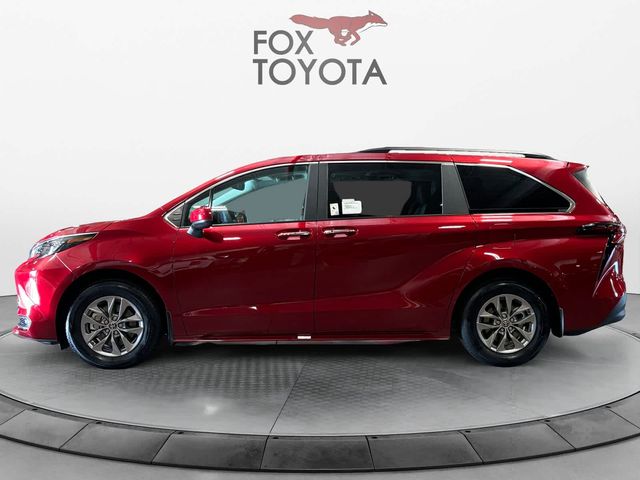 2025 Toyota Sienna XLE