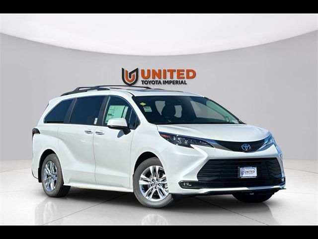 2025 Toyota Sienna XLE