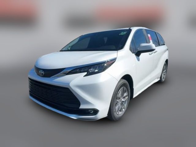 2025 Toyota Sienna XLE