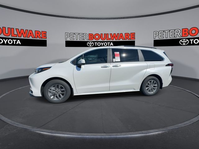 2025 Toyota Sienna XLE