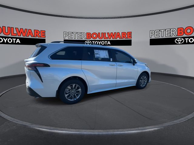 2025 Toyota Sienna XLE