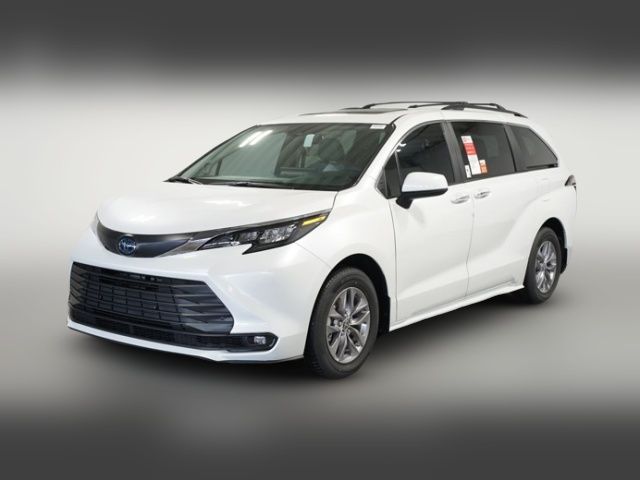 2025 Toyota Sienna XLE