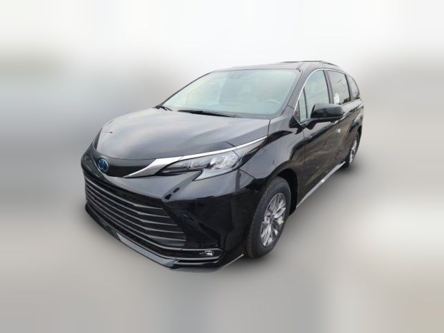 2025 Toyota Sienna XLE