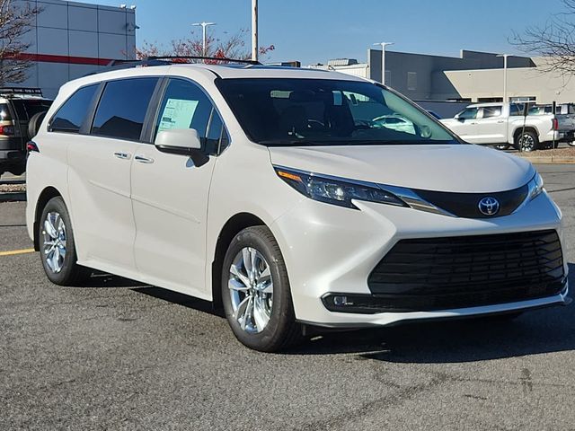 2025 Toyota Sienna XLE