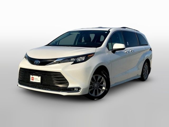 2025 Toyota Sienna XLE