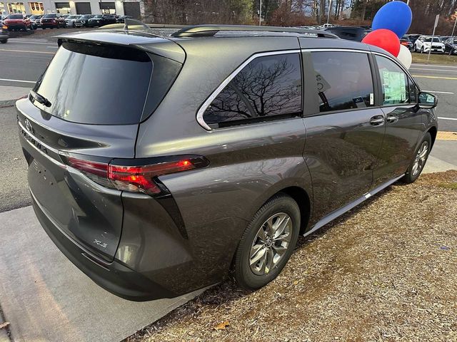 2025 Toyota Sienna XLE