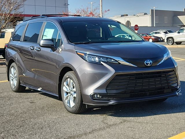 2025 Toyota Sienna XLE