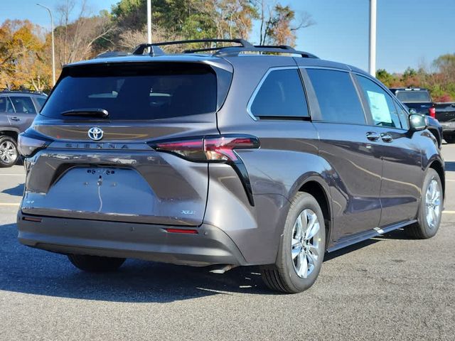 2025 Toyota Sienna XLE