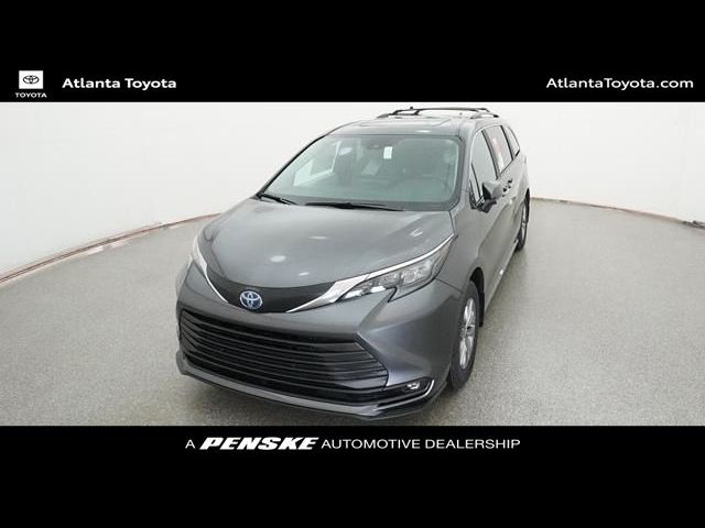 2025 Toyota Sienna XLE