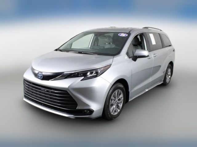 2025 Toyota Sienna XLE
