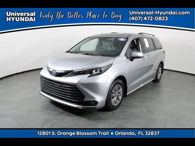 2025 Toyota Sienna XLE