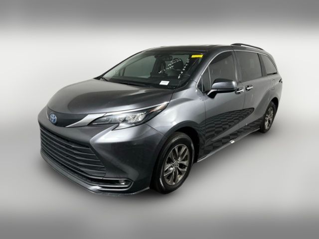 2025 Toyota Sienna XLE