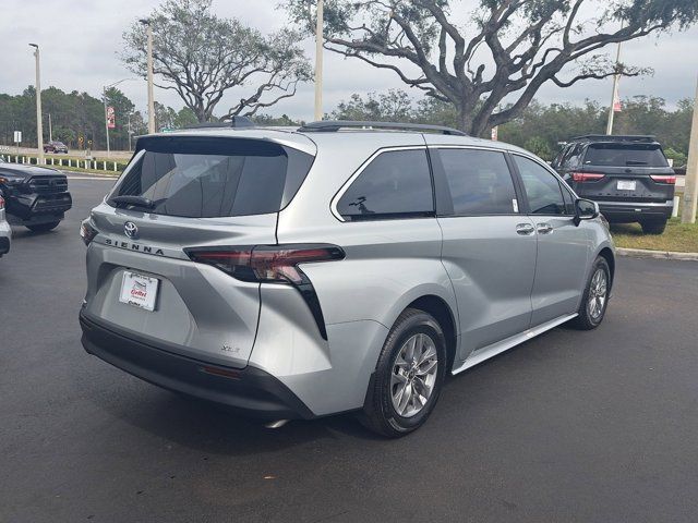 2025 Toyota Sienna XLE