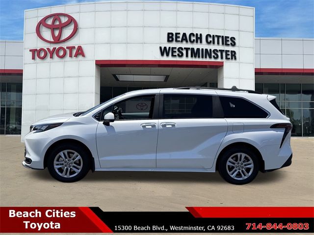 2025 Toyota Sienna XLE