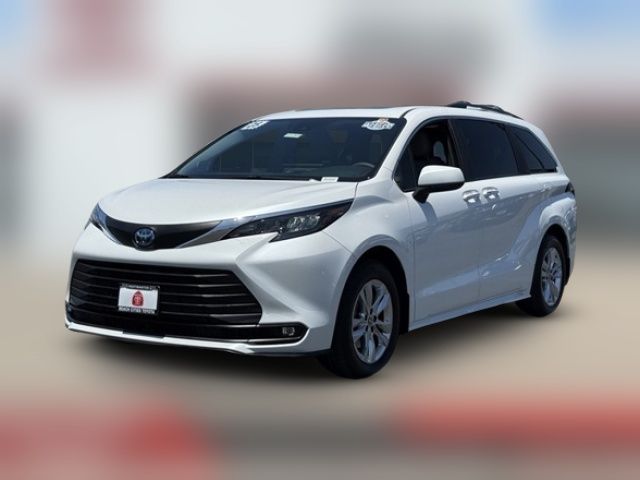 2025 Toyota Sienna XLE