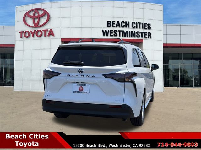 2025 Toyota Sienna XLE