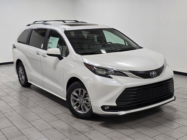 2025 Toyota Sienna XLE