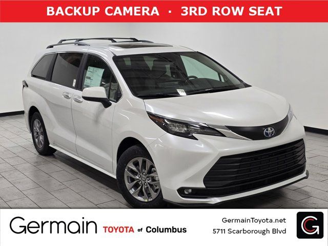 2025 Toyota Sienna XLE