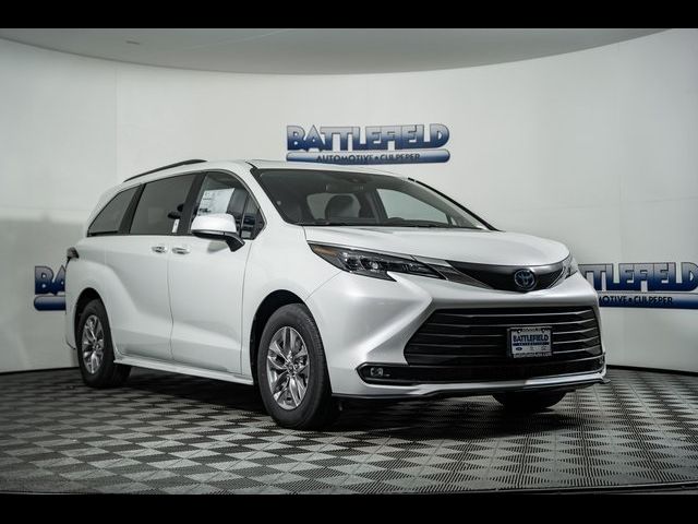 2025 Toyota Sienna XLE