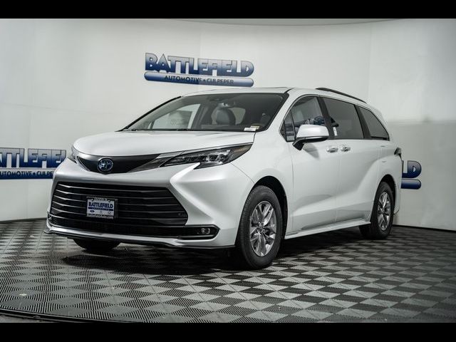 2025 Toyota Sienna XLE