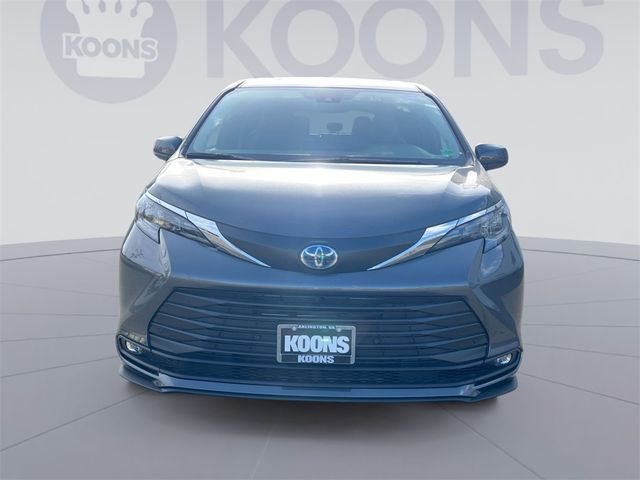 2025 Toyota Sienna XLE