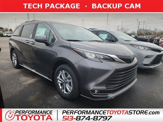 2025 Toyota Sienna XLE