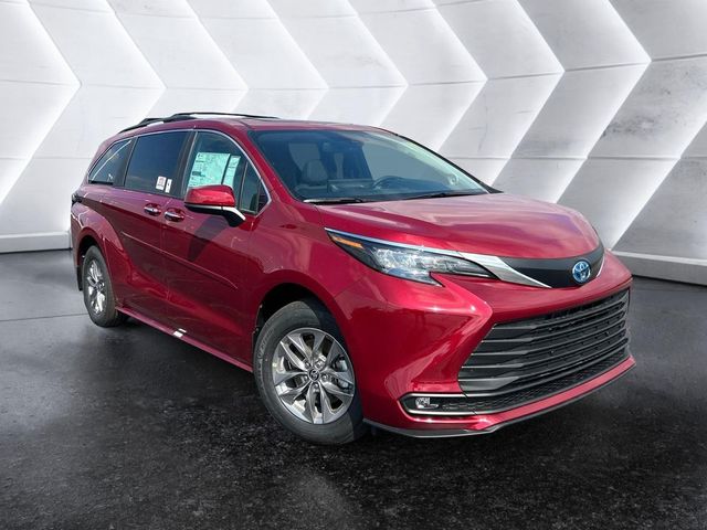 2025 Toyota Sienna XLE