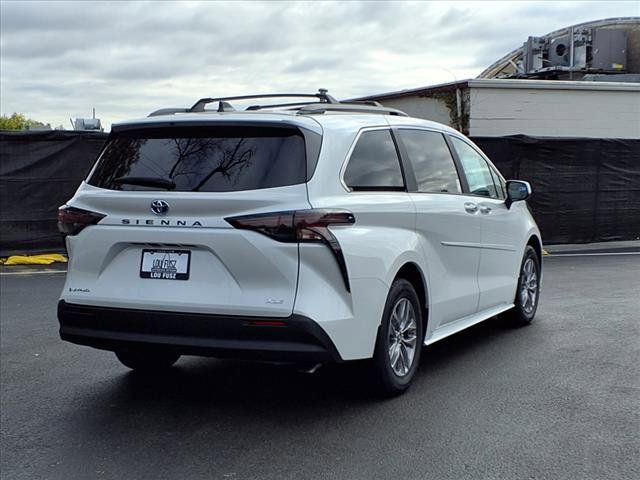 2025 Toyota Sienna XLE