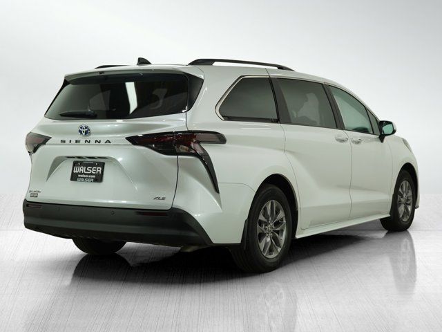 2025 Toyota Sienna XLE