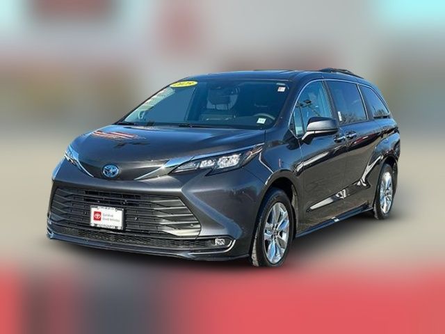 2025 Toyota Sienna XLE