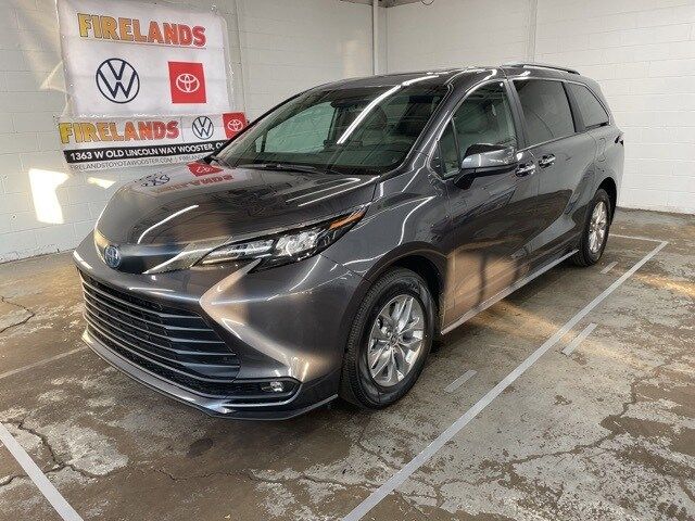 2025 Toyota Sienna XLE