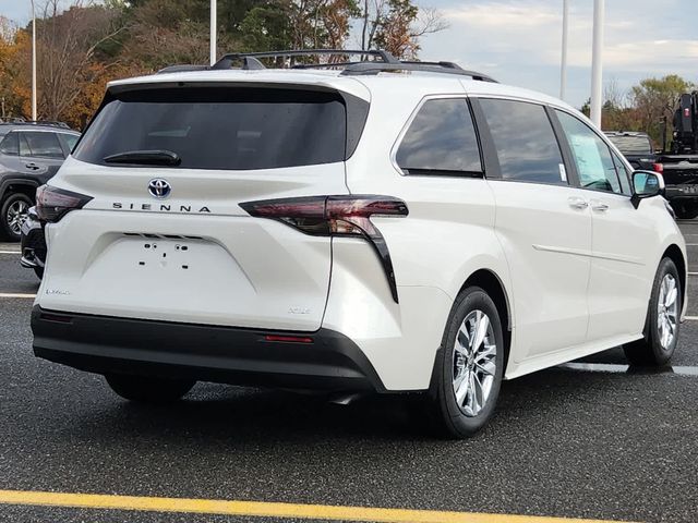 2025 Toyota Sienna XLE