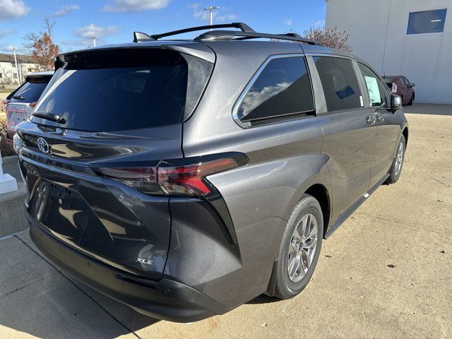 2025 Toyota Sienna XLE