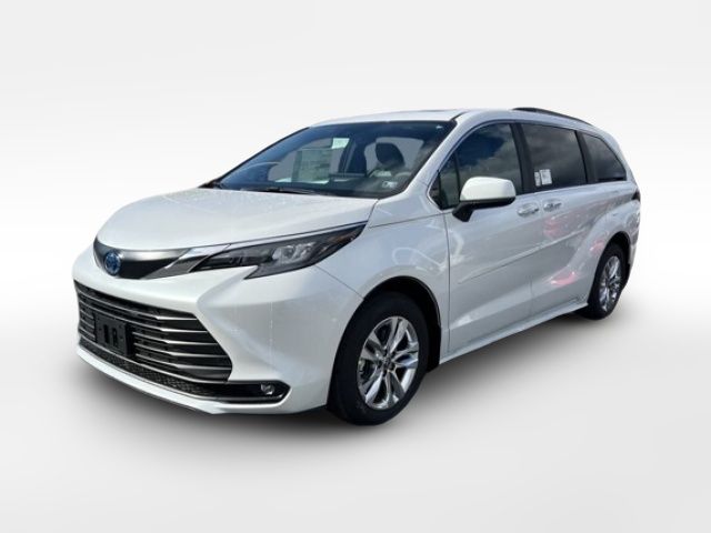 2025 Toyota Sienna XLE