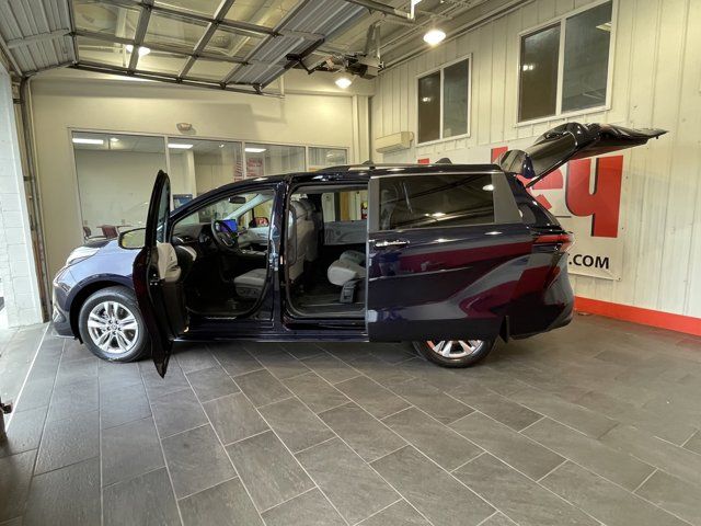 2025 Toyota Sienna XLE