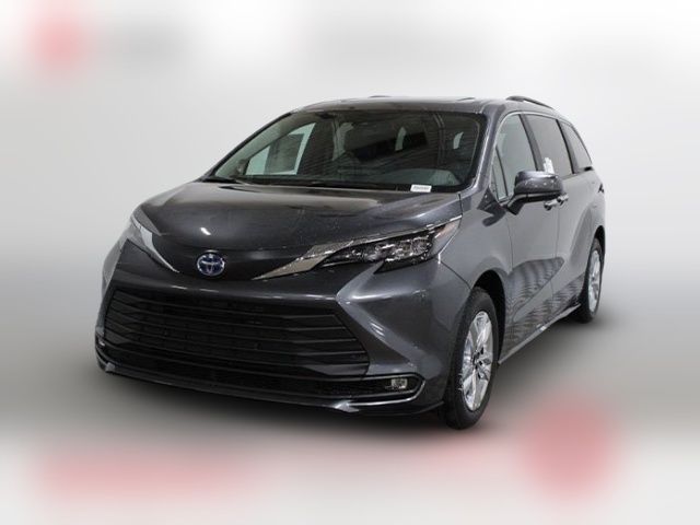 2025 Toyota Sienna XLE