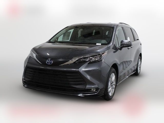 2025 Toyota Sienna XLE