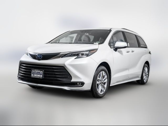 2025 Toyota Sienna XLE