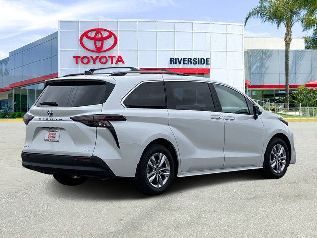 2025 Toyota Sienna XLE