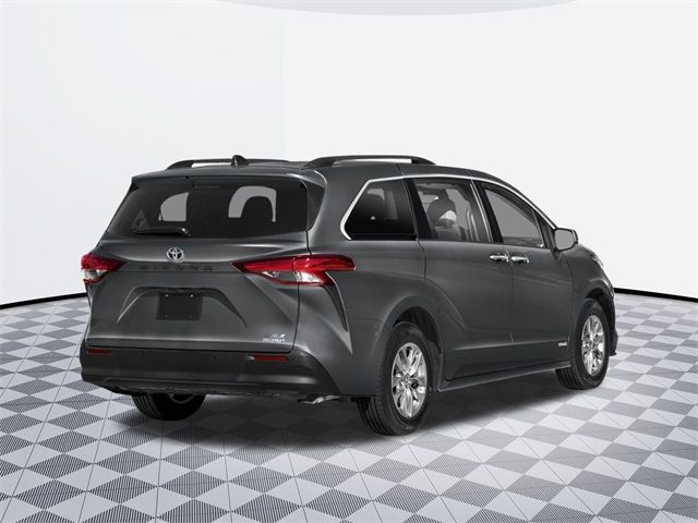 2025 Toyota Sienna XLE